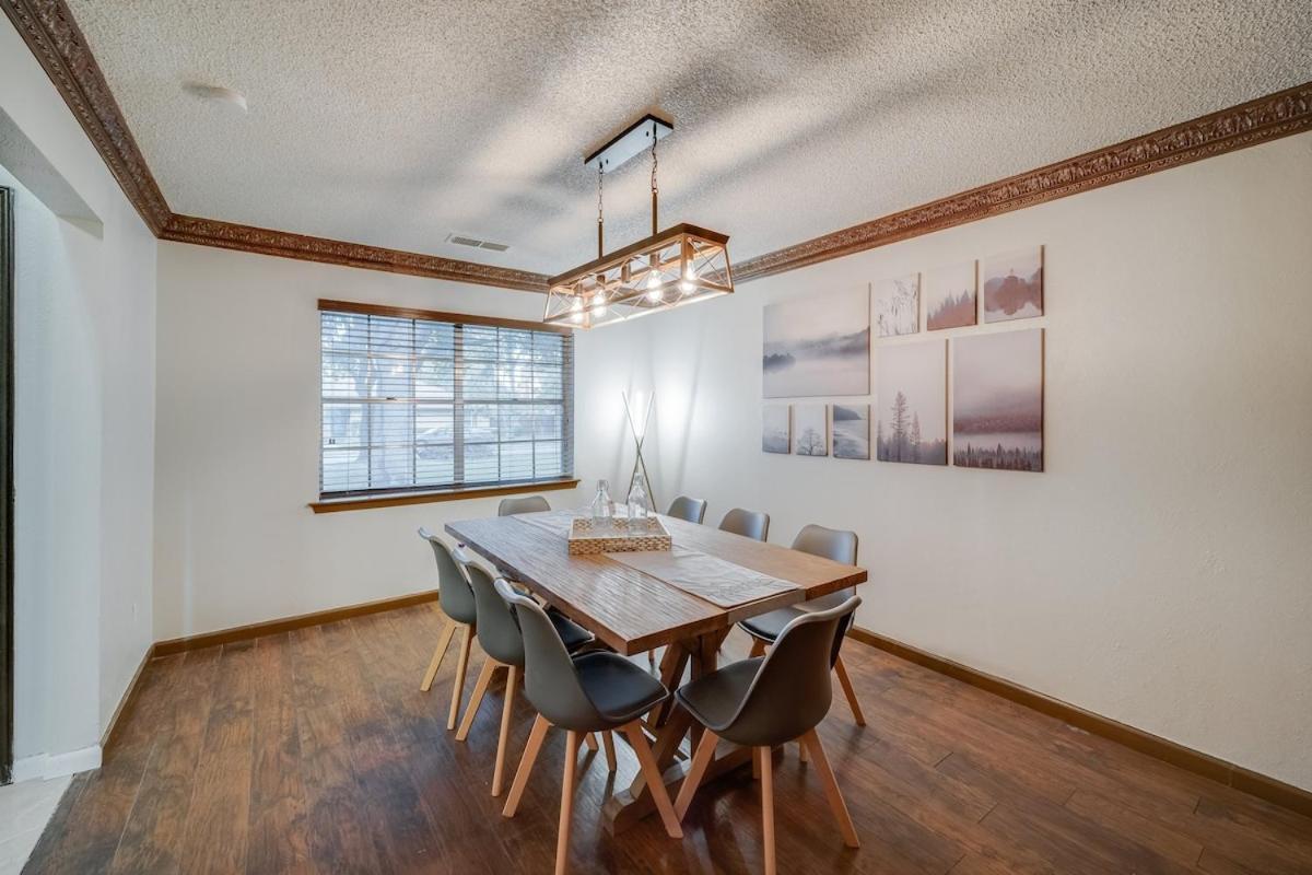 Stunning 5Br 2Ba Holiday Home With Private Pool And Cinema Dallas Buitenkant foto