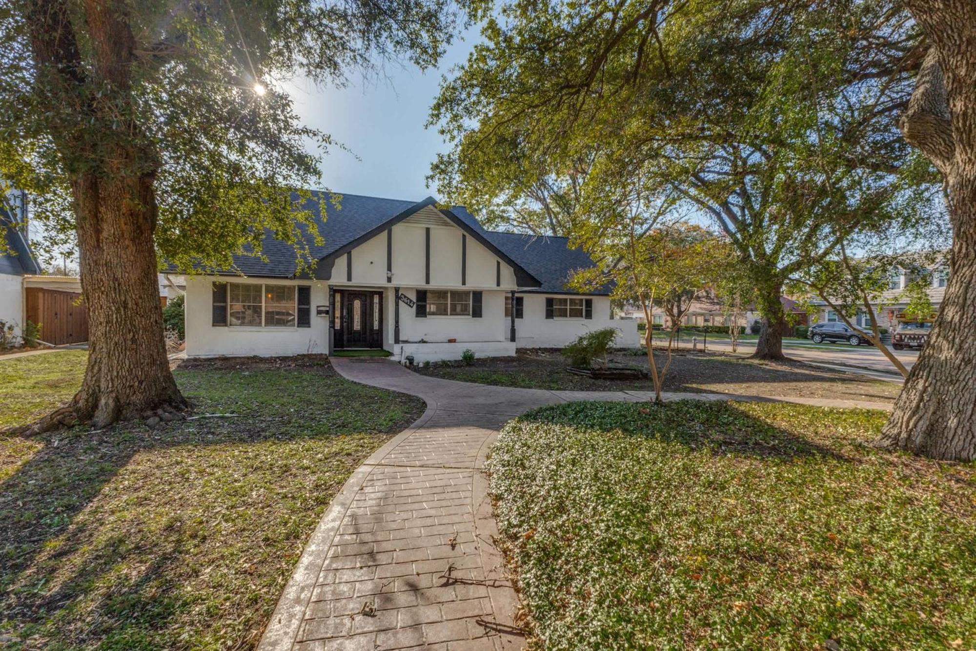 Stunning 5Br 2Ba Holiday Home With Private Pool And Cinema Dallas Buitenkant foto